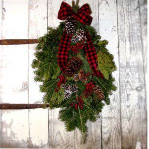 An Adirondack-style wreath